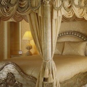 Meet your Posher, Carlitta